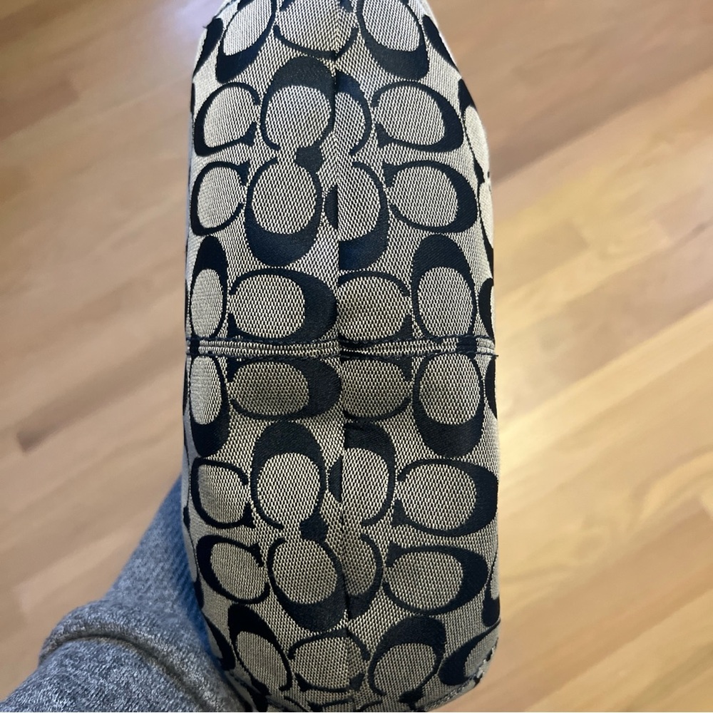 Coach Navy and Beige Signature Hobo Bag - Picture 7 of 10